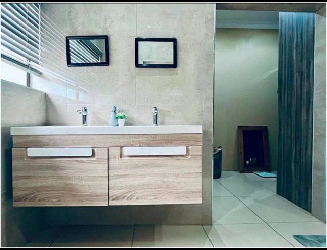 4 BEDROOM HOUSE FOR SALE IN GLEN EAGLE ESTATE